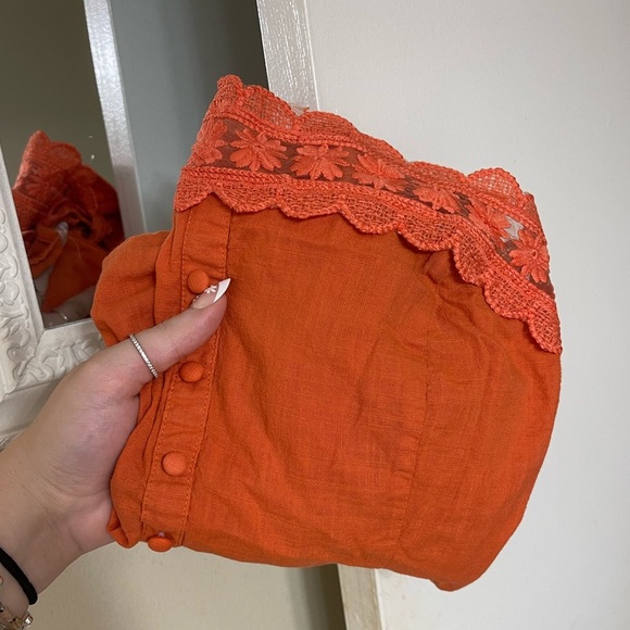 Milk & Honey Orange Lace Button Women's Top - Picture 4 of 4